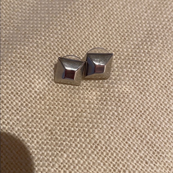 Kendra Scott Jewelry - Kendra Scott Stud Earrings